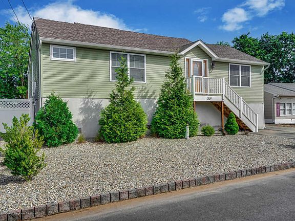 4th image of 3139 Windsor Ave