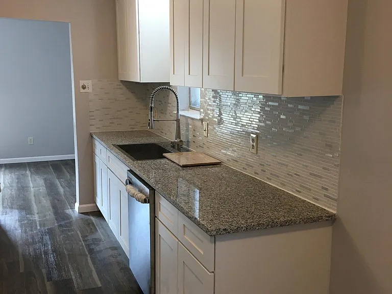 718 Westover Dr — Photo 5