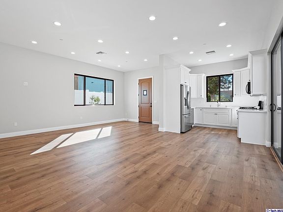 4th image of 214 N Orchard Dr #101