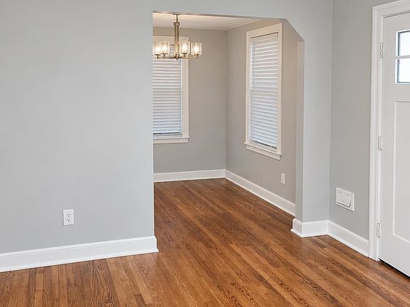 5th image of 875 Randle St