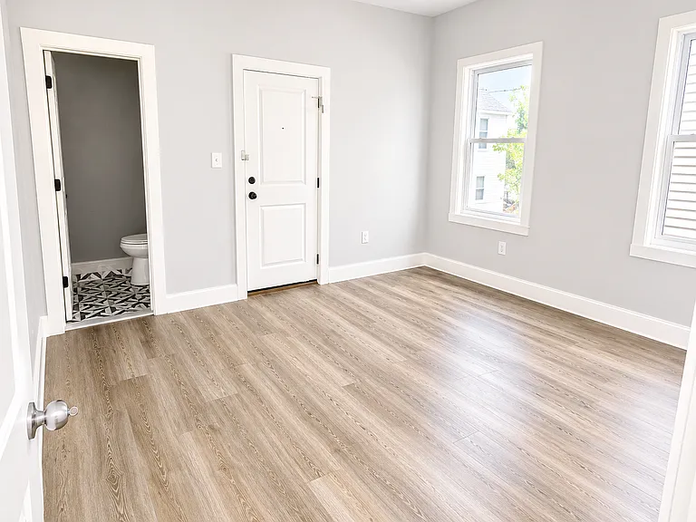 467 Ferry St #1A — Photo 3