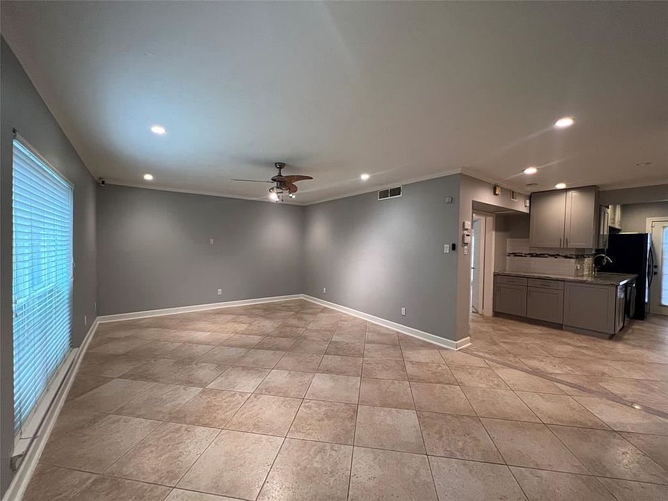 1st image of 1811 Stoney Brook Dr APT 103