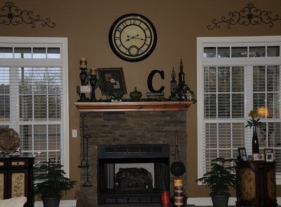 5th image of 83 Walton Way Dr