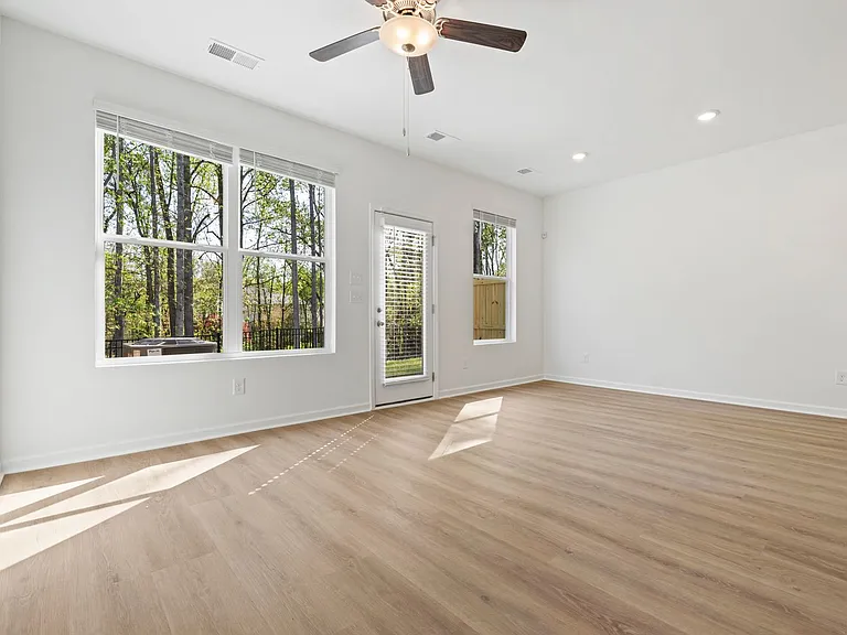 212 Wiltshire Mill Dr — Photo 3