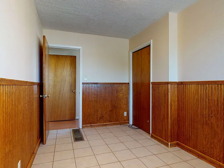 404 Prospect Ave NE — Photo 6