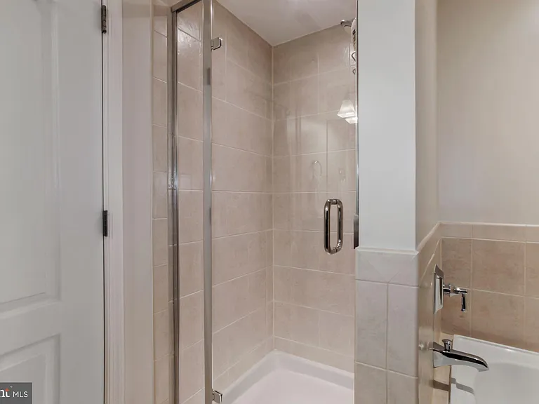 525 N Fayette St #413 — Photo 20