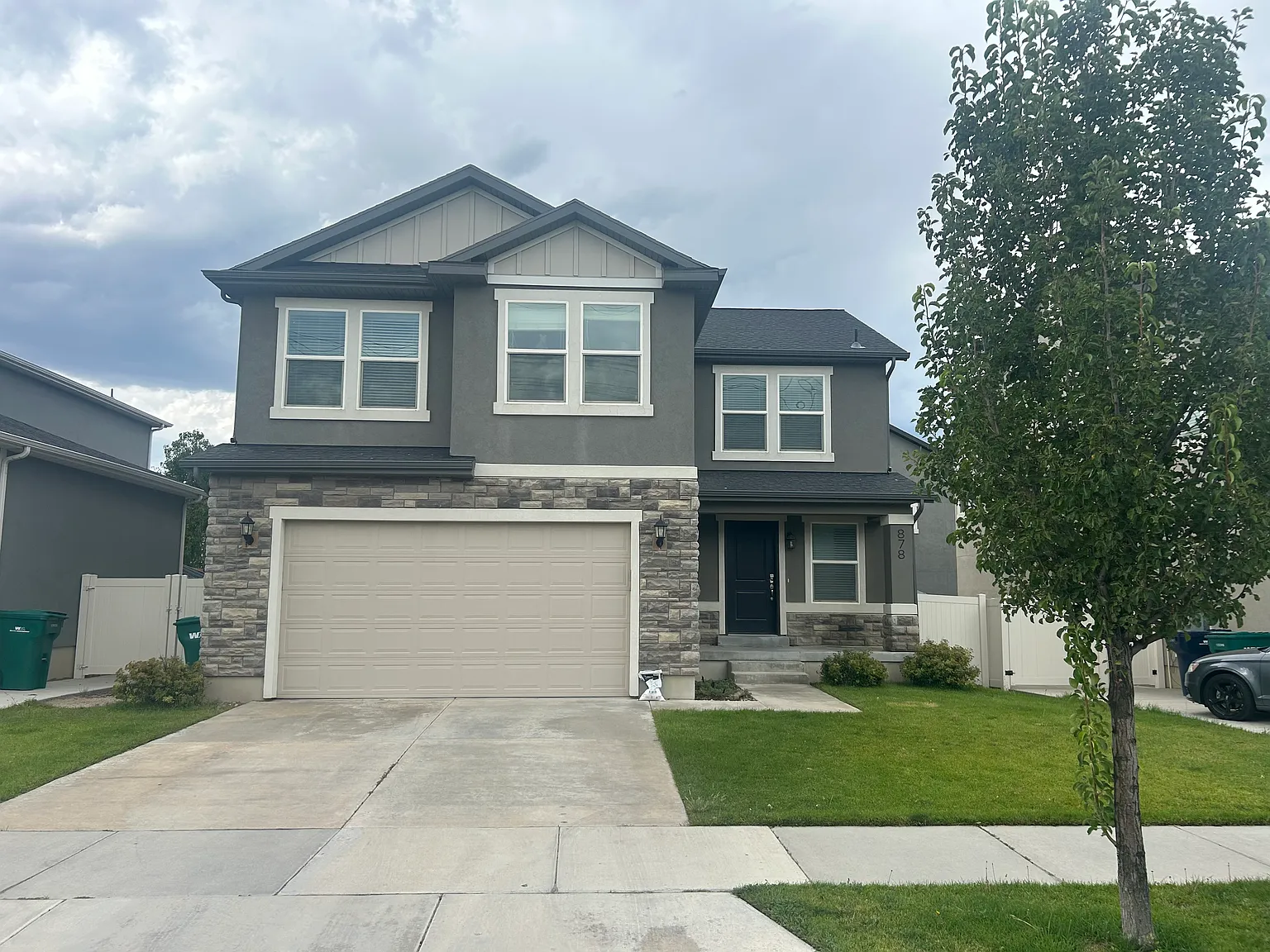 4 bed, 2.5 bath, 2698 sqft, $2,950 — Photo 1