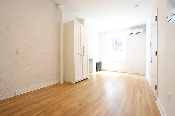 Rented by Nooklyn NYC LLC | media 2