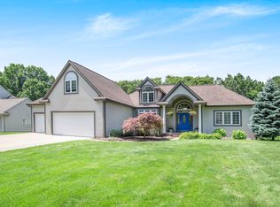 16655 Northwood Trl, Spring Lake, MI 49456