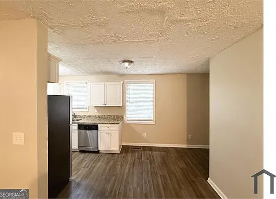 3 bed, 1000 sqft, $1,850 — Photo 4