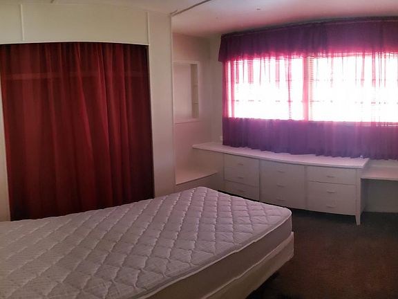 Small bedroom suggest single or double bed