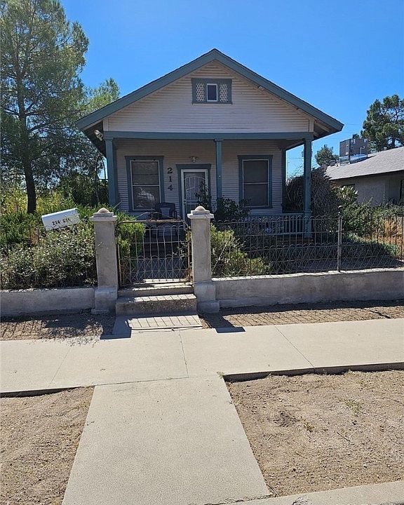 1st image of 214 E Oak Street