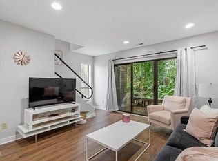 130 E Longview St APT S, Chapel Hill, NC 27516