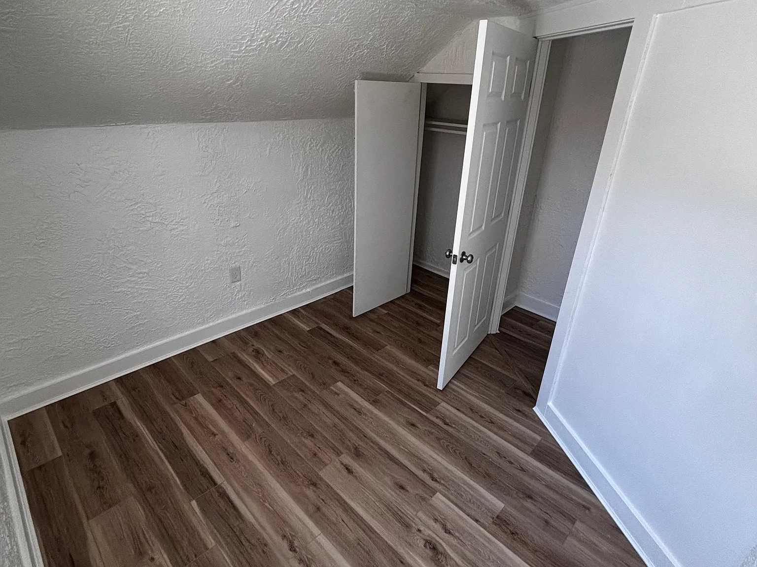 215 Ottawa Ave — Photo 4