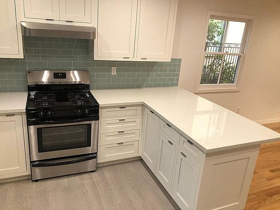 3rd image of 2836 Malcolm Ave