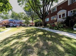 82-20 229th St, Queens Village, NY 11427