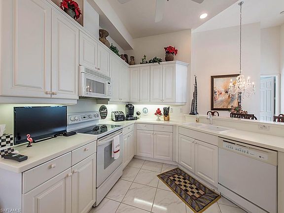 4th image of 1600 Clermont Dr Unit 403
