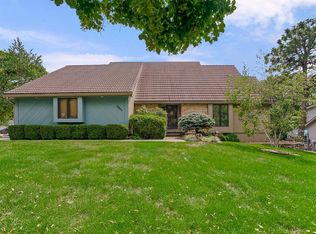 3001 W 121st Ter, Leawood, KS 66209