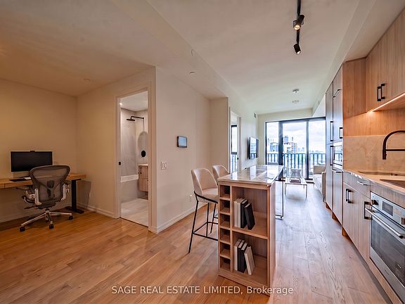 4th image of 109 Erskine Ave #1007
