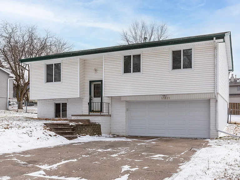 13511 Schirra St — Photo 32