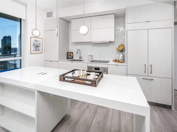 615 W 6th Ave SE #1904, Calgary, AB T2G 1S2