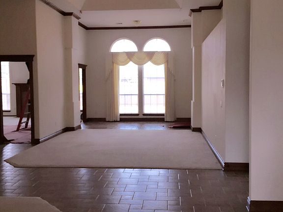 5th image of 9413 SW 32nd Ter
