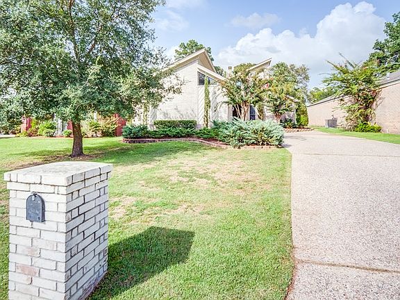 2nd image of 1005 Augusta Dr