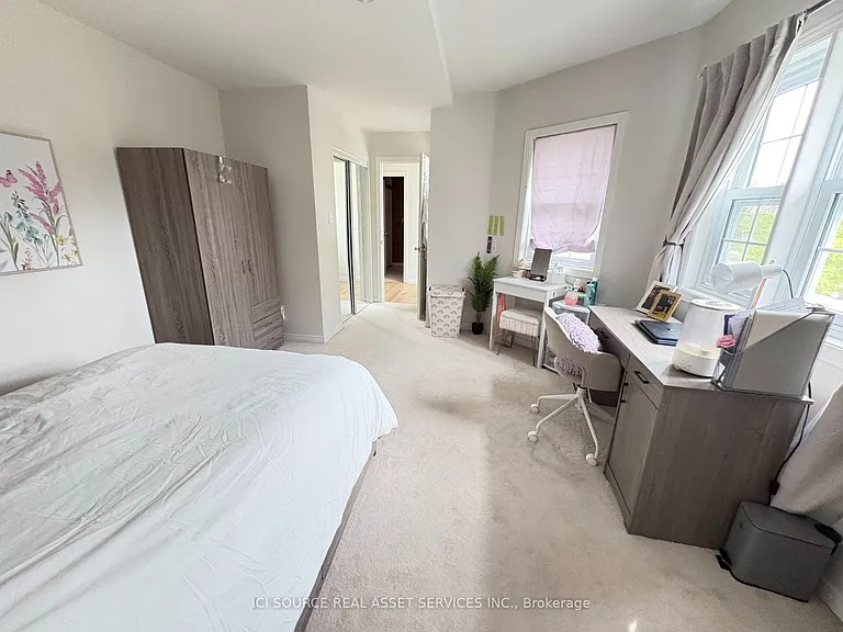 2 Woodcrest Ct — Photo 23