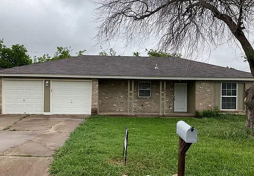 1208 Preswick Cir Photo 1