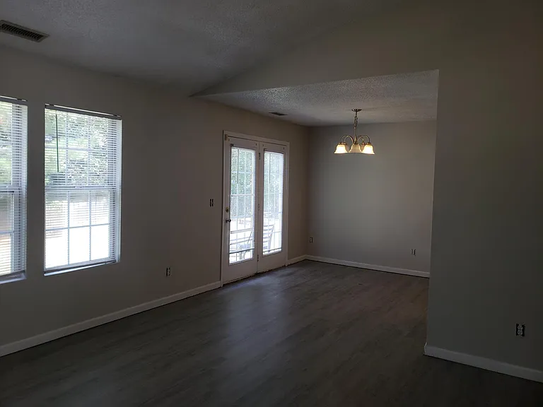 410 Sapphire Dr — Photo 16
