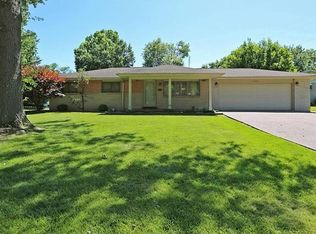 11826 Cynthia Dr, Maryland Heights, MO 63043