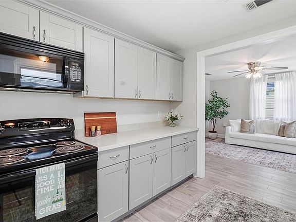 2nd image of 3213 Connecticut Ave