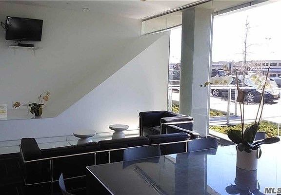 3rd image of 519 Borden Ave #4G