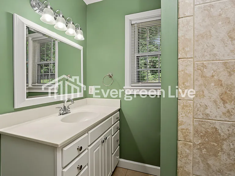 2748 Knob Hill Dr — Photo 8