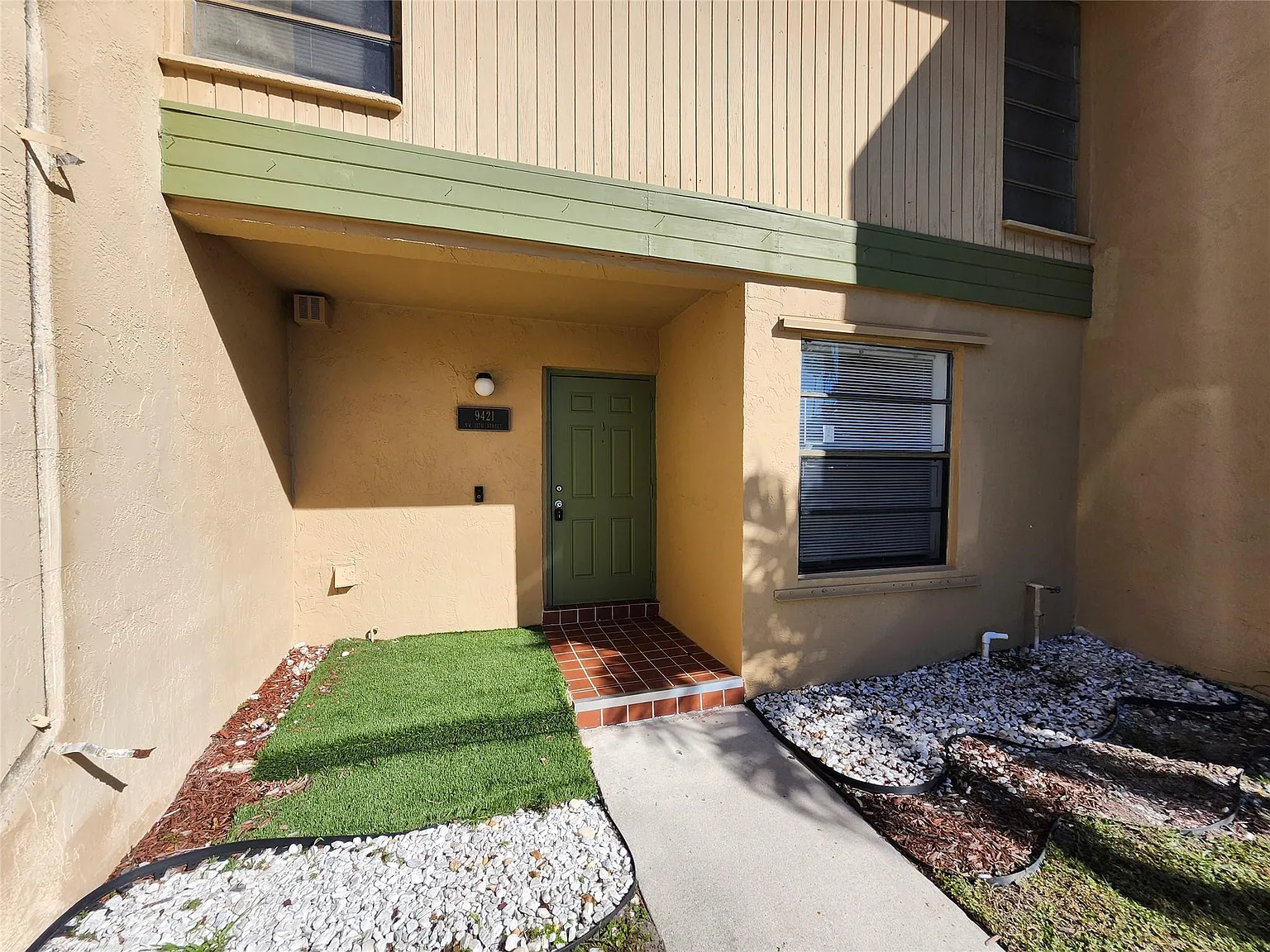 3 bed, 2.5 bath, 1472 sqft, $2,720 — Photo 2