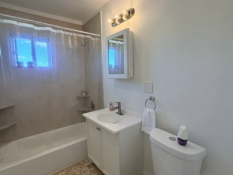 49 Henry St #3 — Photo 26