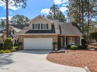 2 Hunter Ct, Southern Pines, NC 28387