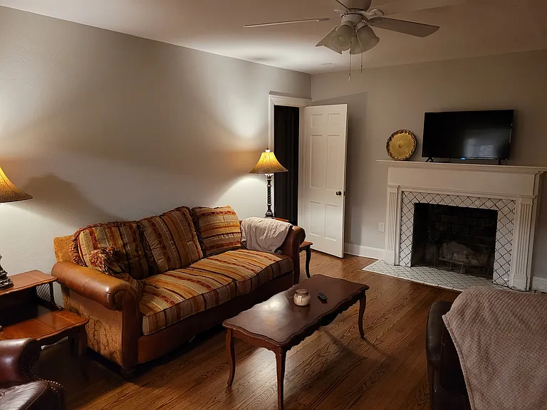 509 Hickory St SE — Photo 3