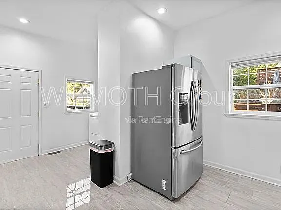 2510 Guilford Ave — Photo 16