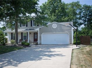 5844 Sherwood Dr, North Olmsted, OH