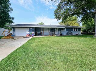 936 P St, Geneva, NE 68361