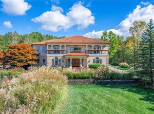 285 River Rd, Hinckley, OH 44233