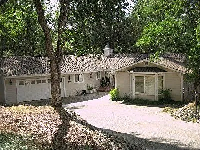 19012 Chickadee Ct photo 1