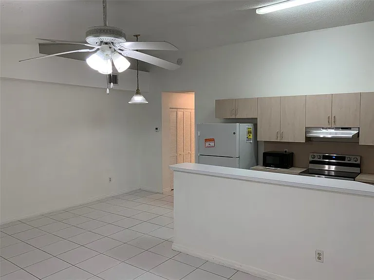 500 NE 3rd St #109 — Photo 6