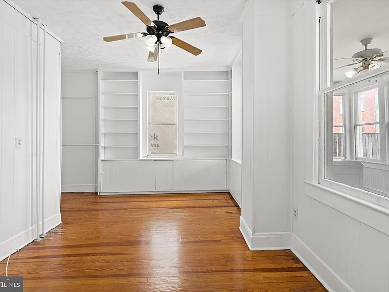 629 N Columbus St — Photo 11