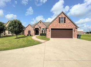 3699 Canyon Ln, Beaumont, TX 77713