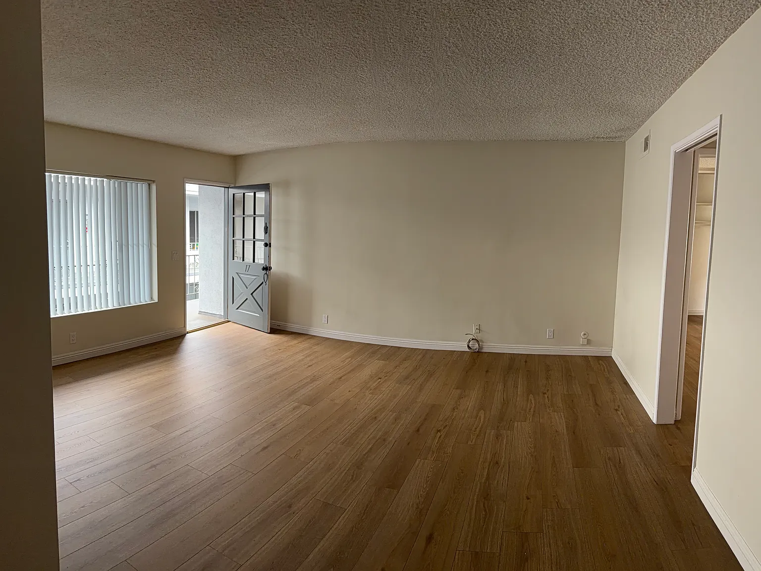 1001 E California Ave — Photo 4