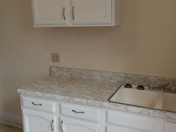 4th image of 510 Clinton St