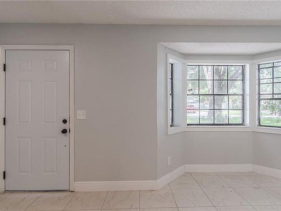2nd image of 3223 Sawyer Cir