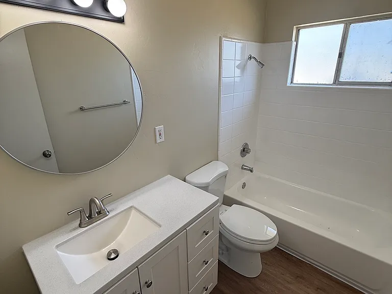 361 Oxford St #B — Photo 11